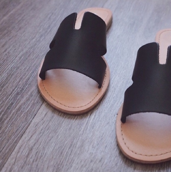 Black Open Toe Cutout Flat Sandal - Picture 2 of 6